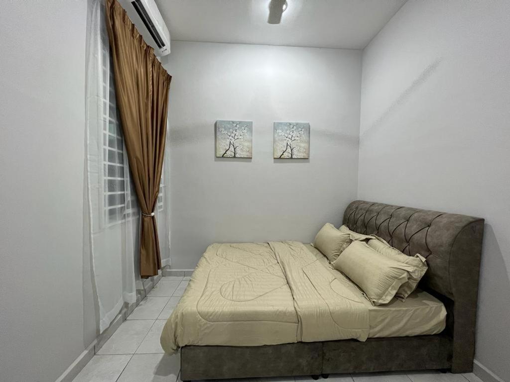D'Sara Homestay Fully Furnished 3 Bedrooms All Aircond 2 Miles Centre Chukai Exterior foto