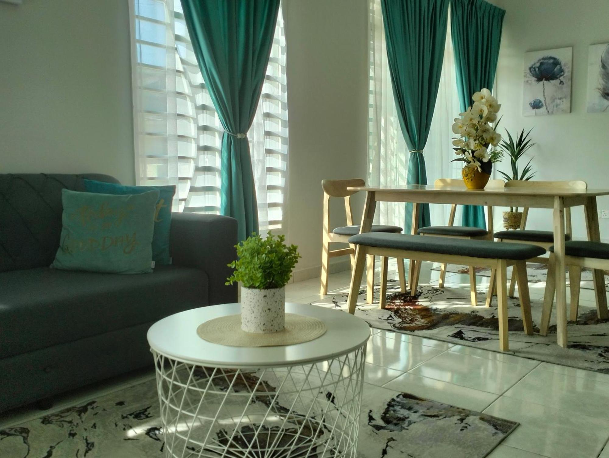 D'Sara Homestay Fully Furnished 3 Bedrooms All Aircond 2 Miles Centre Chukai Exterior foto